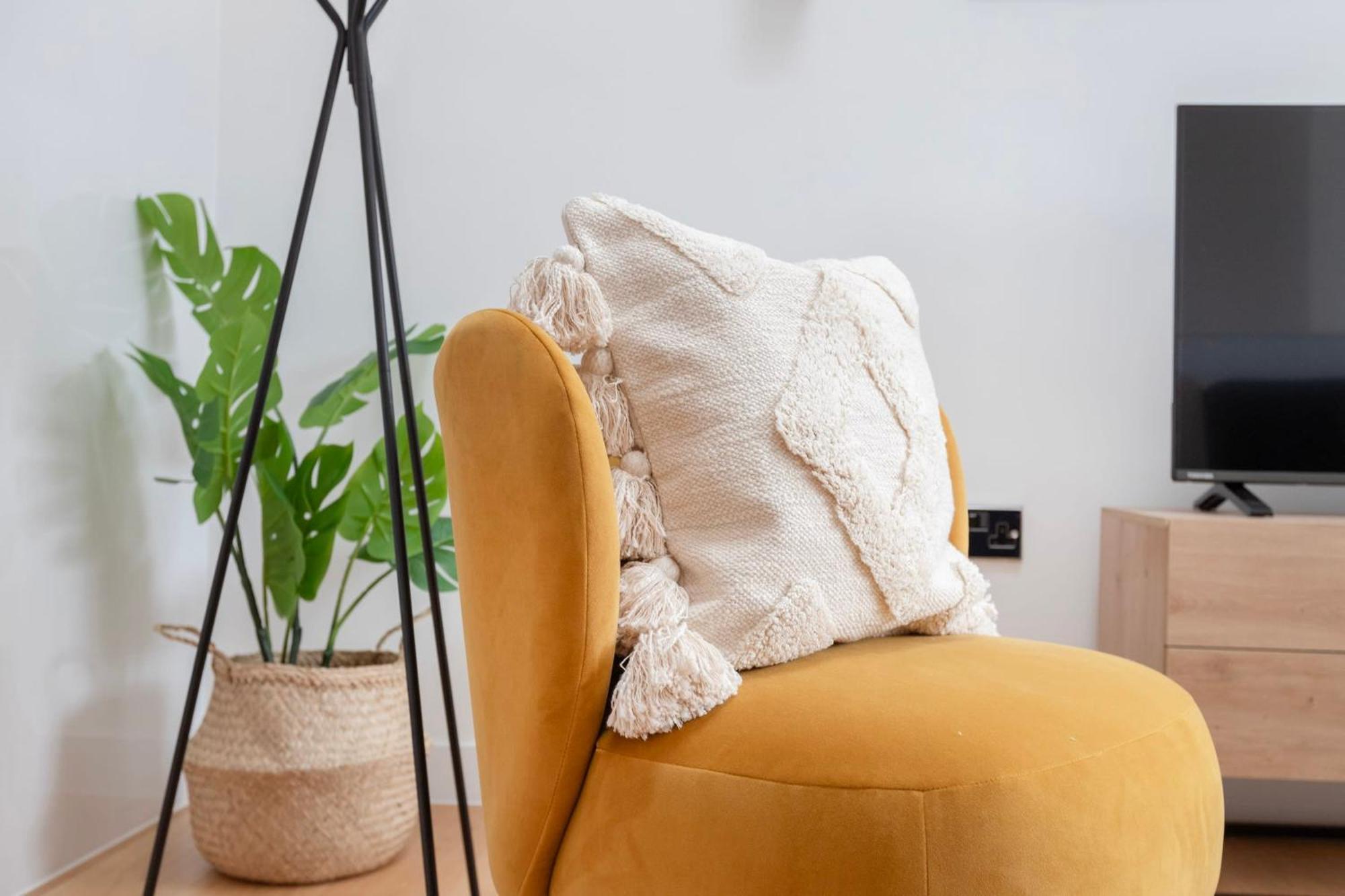 Fitzrovia & Soho - 2Br With Balcony - Cityapartmentstay London Kültér fotó