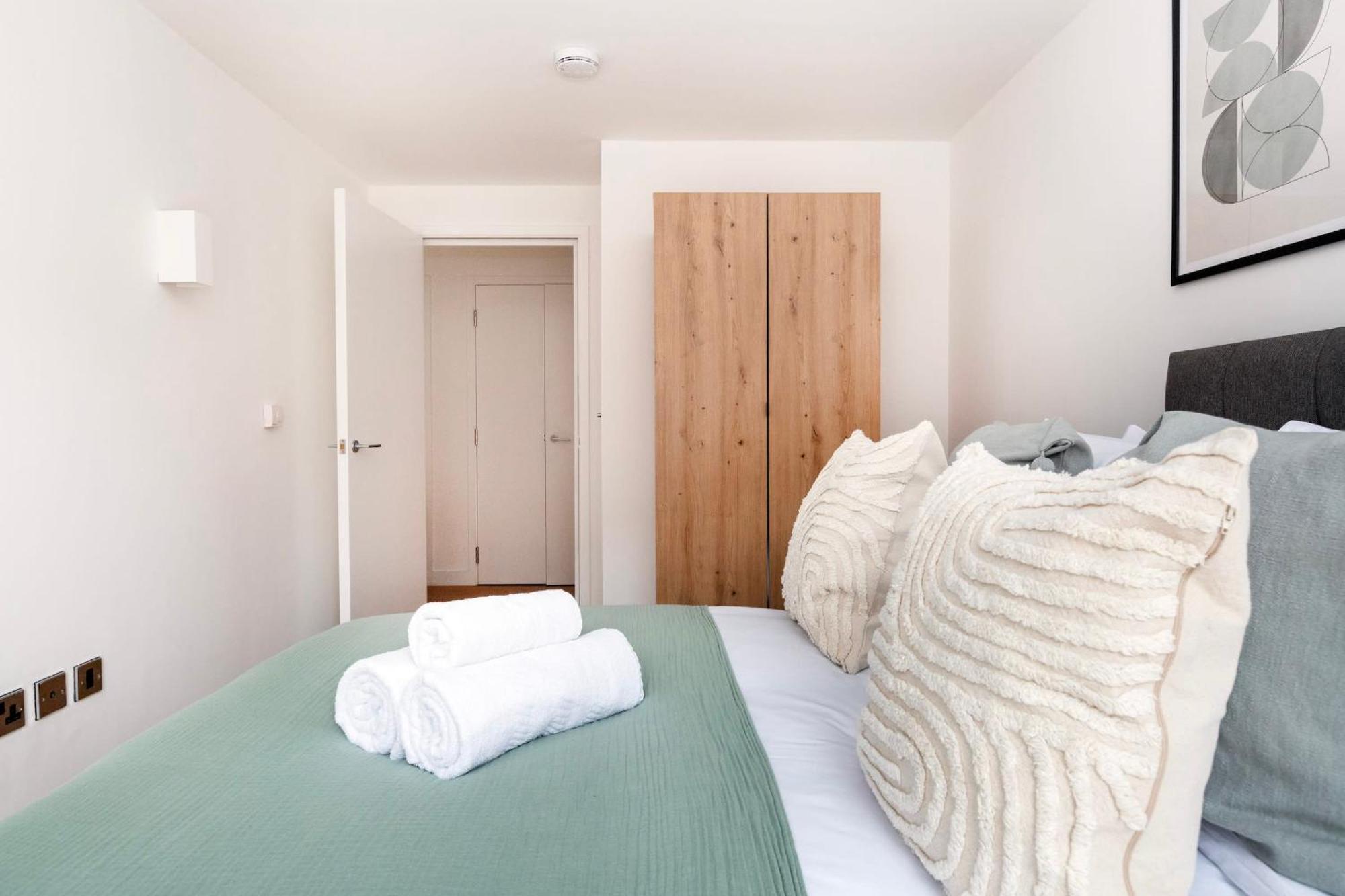 Fitzrovia & Soho - 2Br With Balcony - Cityapartmentstay London Kültér fotó
