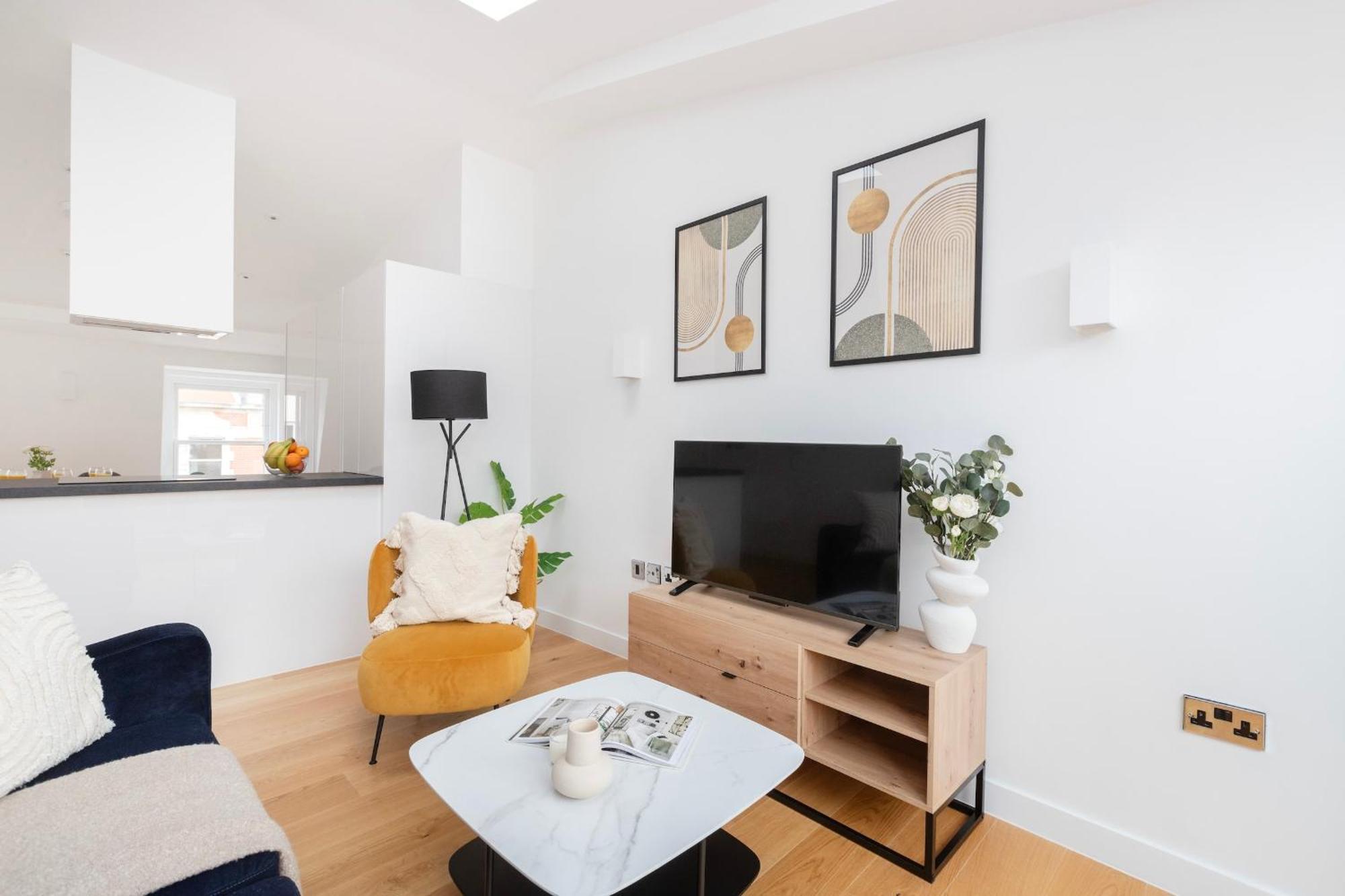 Fitzrovia & Soho - 2Br With Balcony - Cityapartmentstay London Kültér fotó
