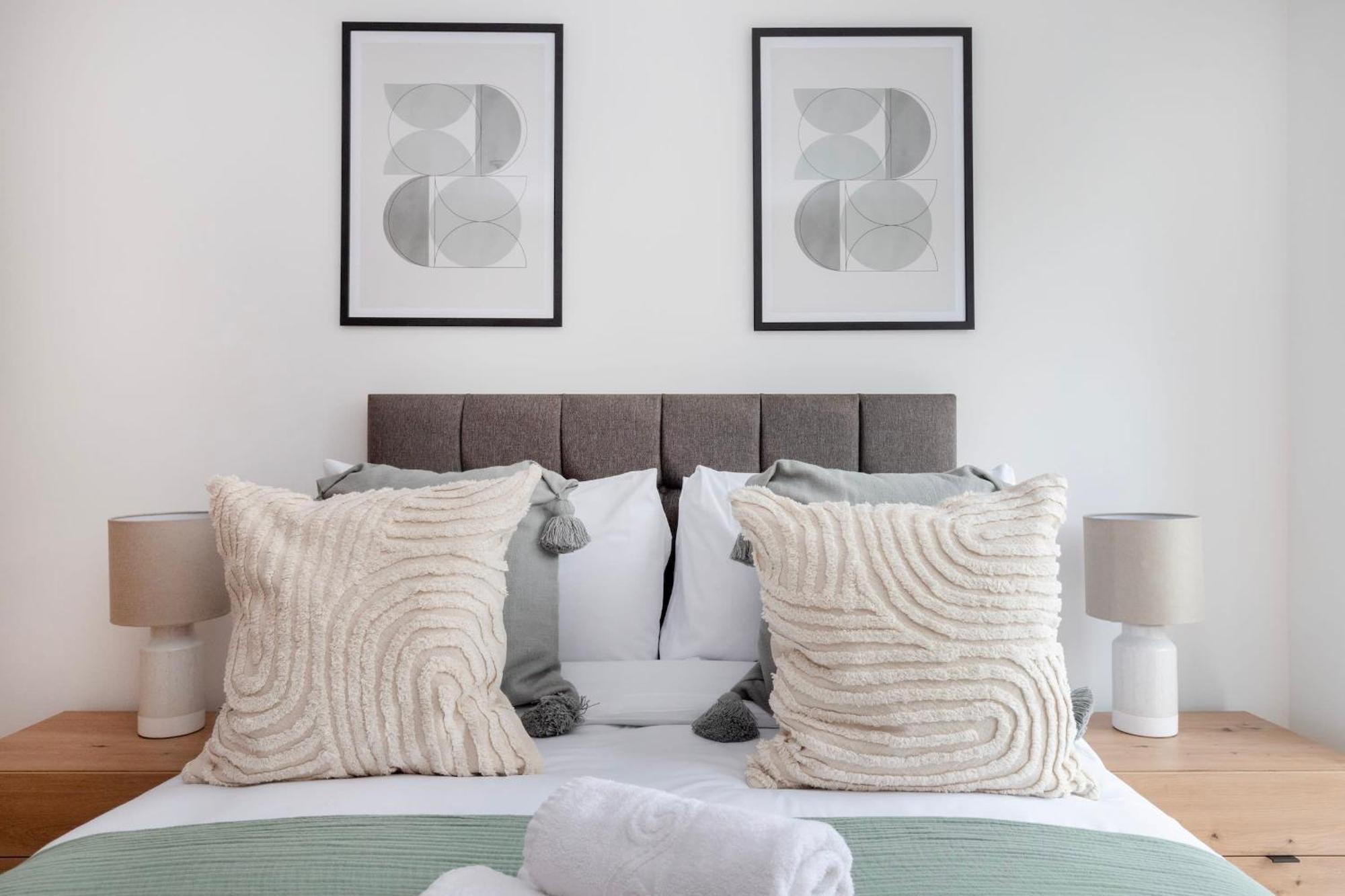 Fitzrovia & Soho - 2Br With Balcony - Cityapartmentstay London Kültér fotó