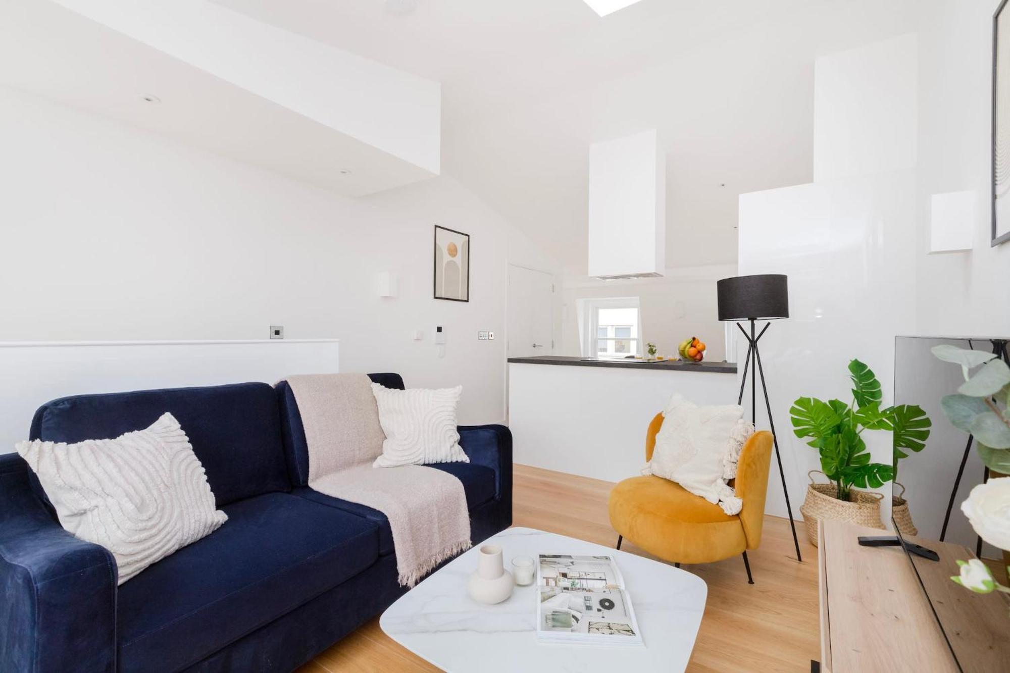 Fitzrovia & Soho - 2Br With Balcony - Cityapartmentstay London Kültér fotó